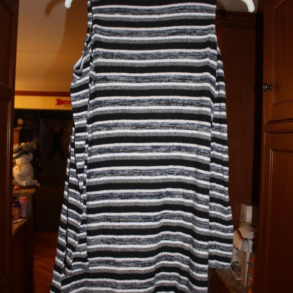 American Eagle Outfitters Black & White Striped Turtleneck Sweater Dress Size M - Picture 9 of 9